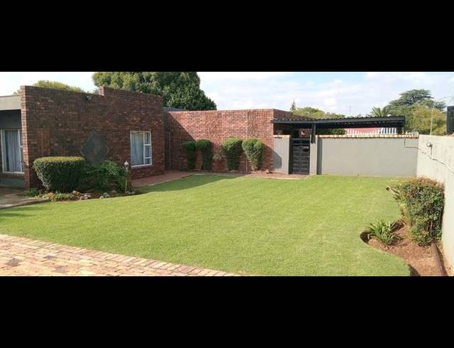 4 BEDROOM HOUSE FOR SALE IN MOREHILL